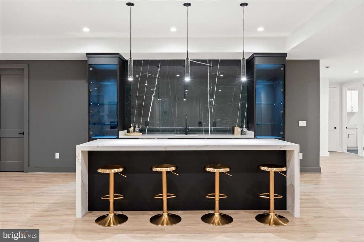 Interior, Pendant Lights, Recessed Lighting, Wood Texture Flooring