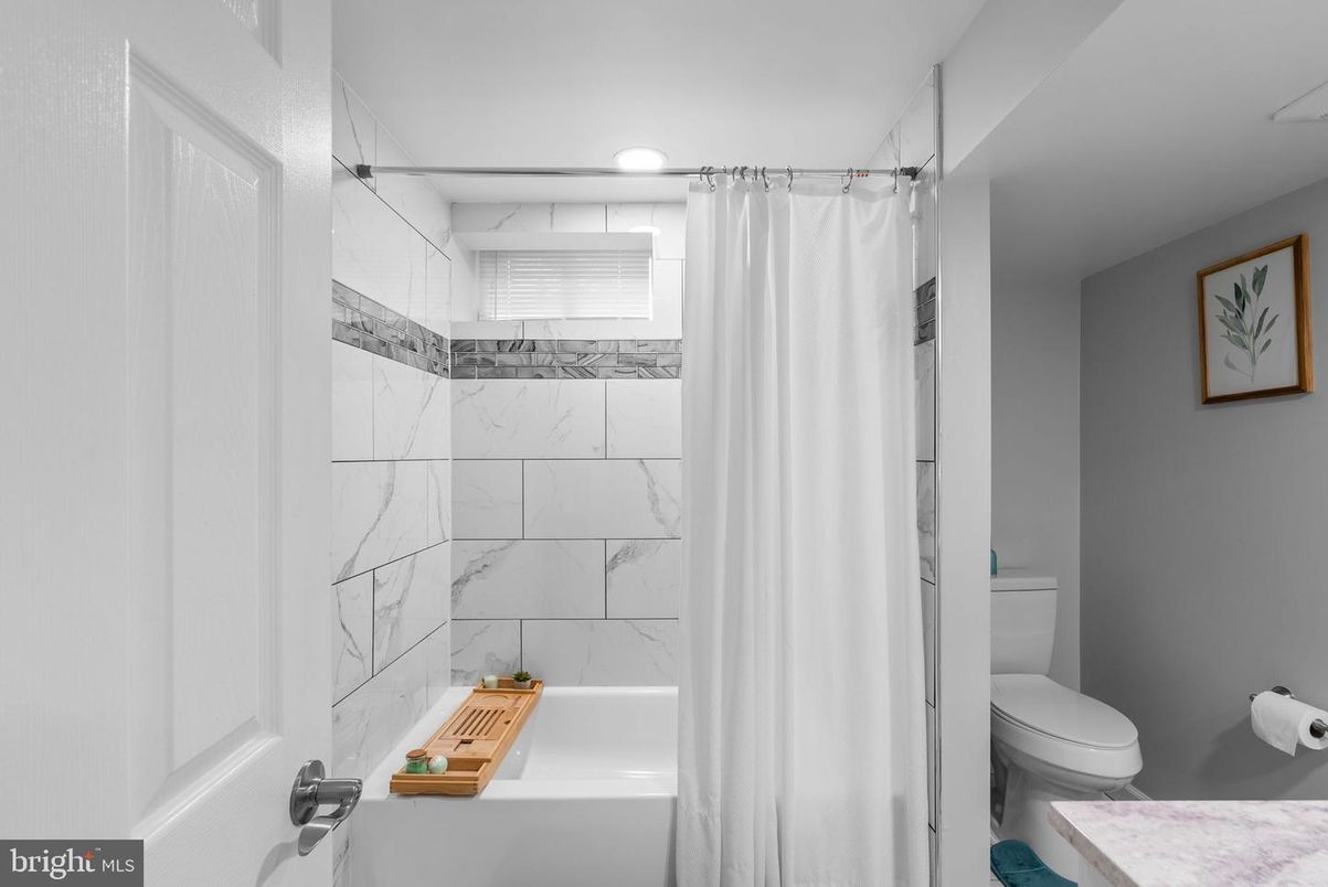 Bathroom, Interior, Marble Walls, Recessed Lighting