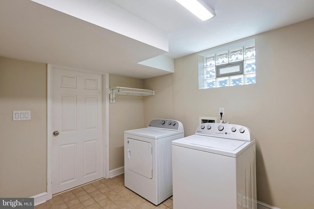 Interior, Washer