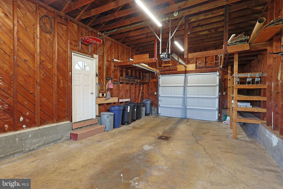Garage, Interior, Wooden Beams, Wooden Walls