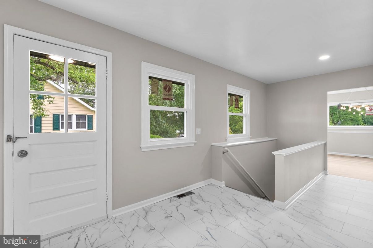 Interior, Marble, Recessed Lighting