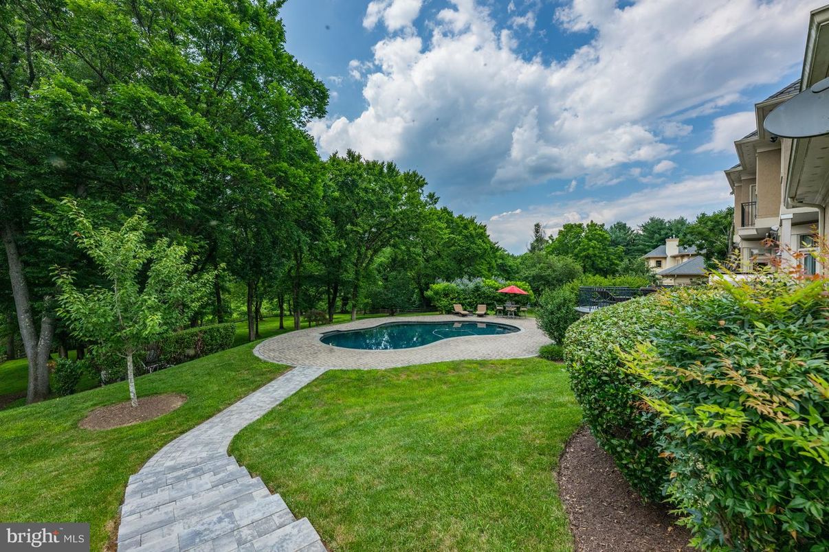Backyard, Exterior, Pool