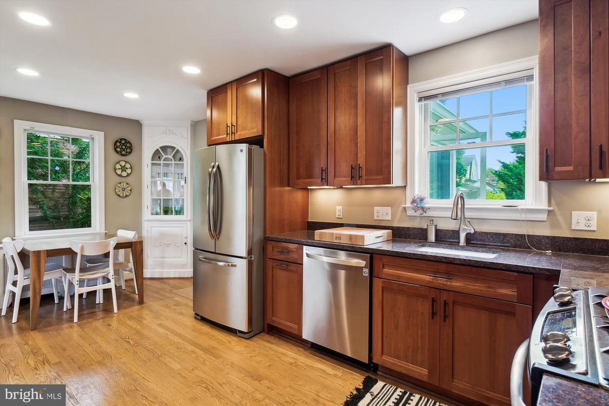 Dining room, Interior, Kitchen, Recessed Lighting, Stainless Steel Appliances, Wood Texture Flooring