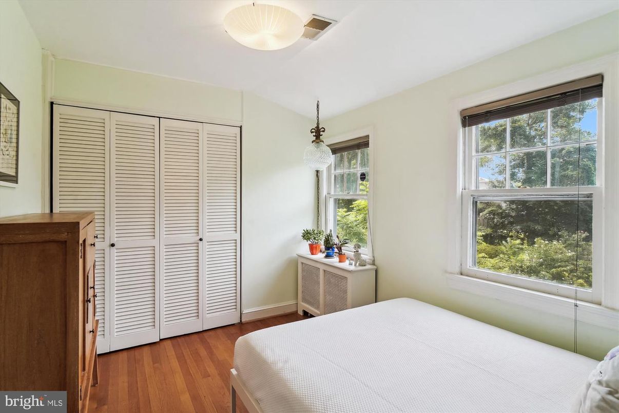 Bedroom, Interior, Pendant Lights, Wood Texture Flooring