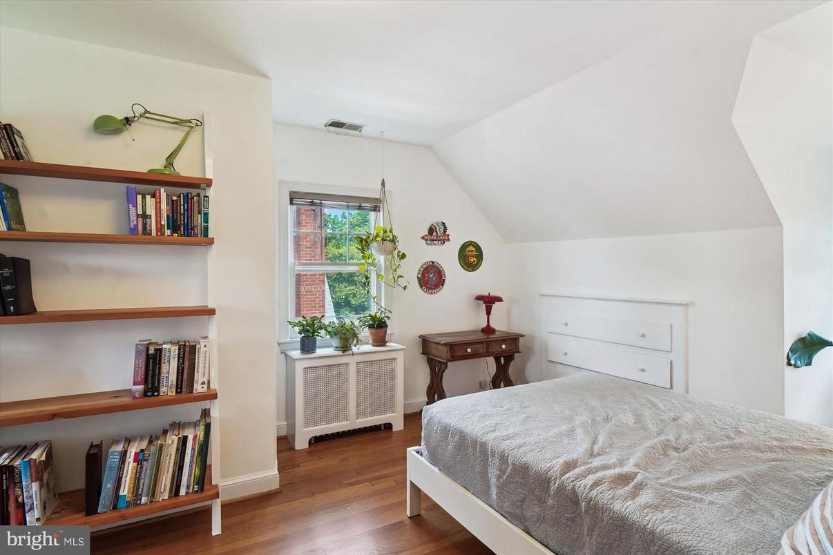 Bedroom, Interior, Pendant Lights, Wood Texture Flooring