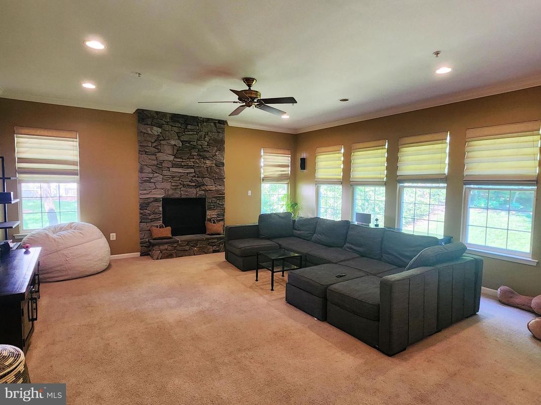 Interior, Living room, Recessed Lighting, Stone Walls