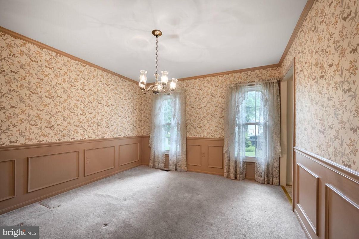 Chandelier, Empty room, Interior