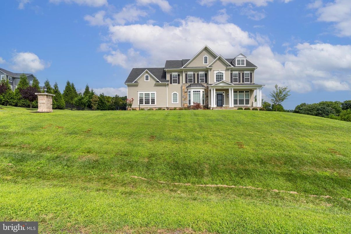 Backyard, Exterior, Facade, Farmhouse
