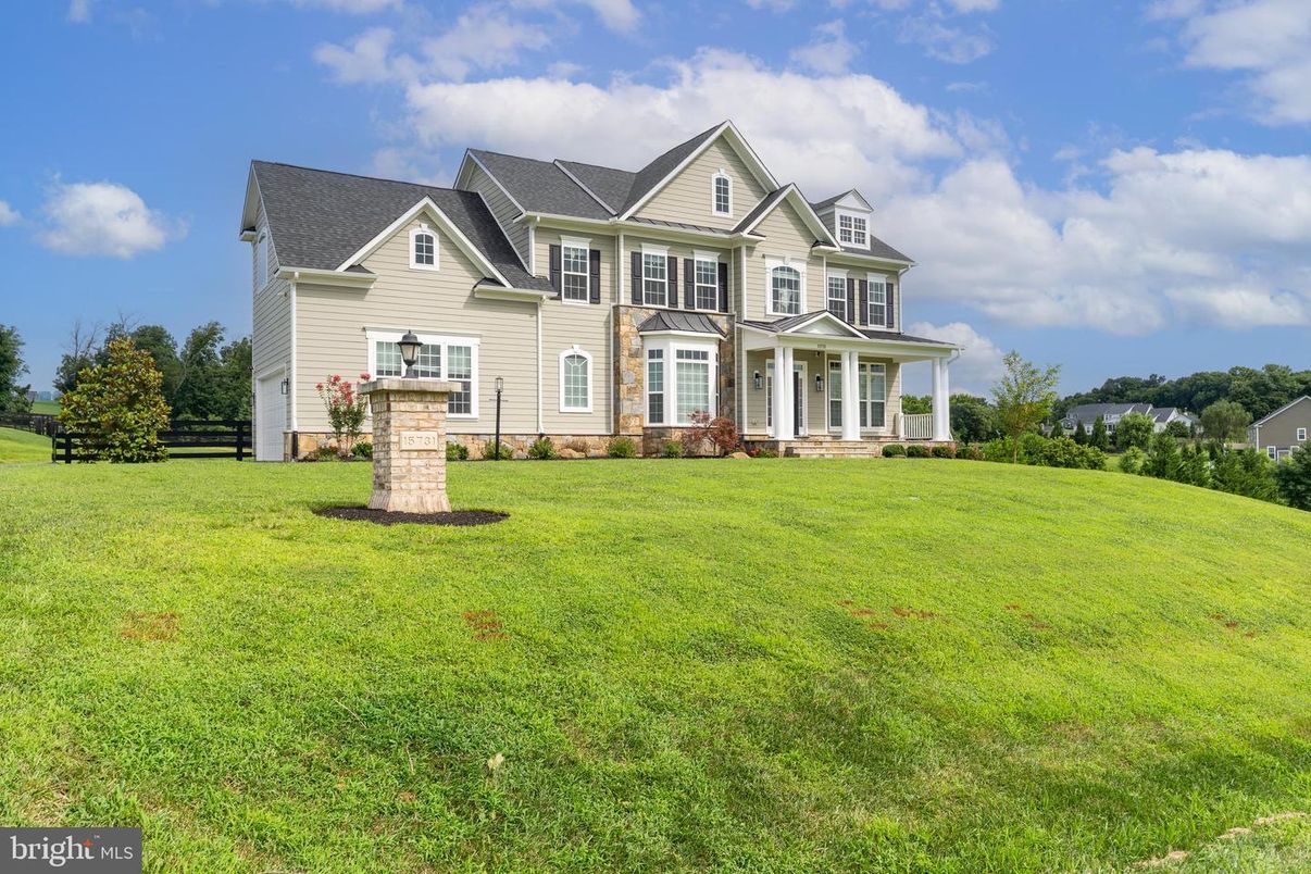 Backyard, Exterior, Facade, Farmhouse