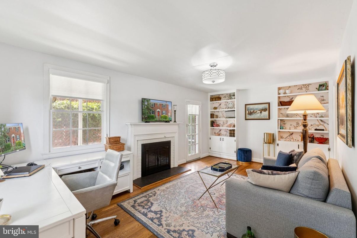 Fireplace, Home Office, Interior, Living room, Wood Texture Flooring