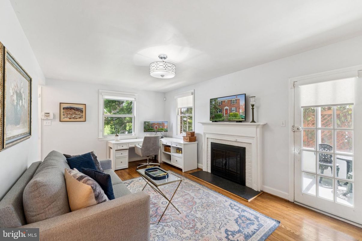 Fireplace, Home Office, Interior, Living room, Wood Texture Flooring