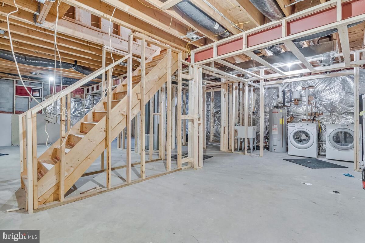 Interior, Washer, Wooden Beams