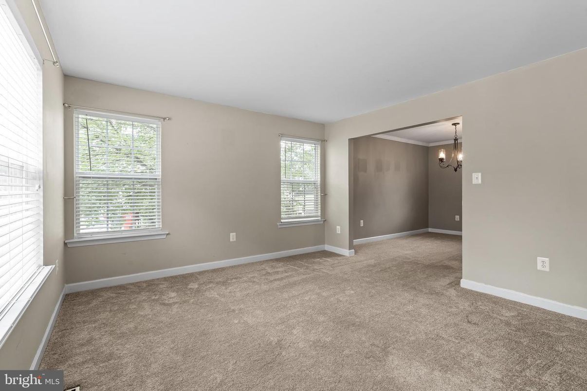 Chandelier, Empty room, Interior, Pendant Lights