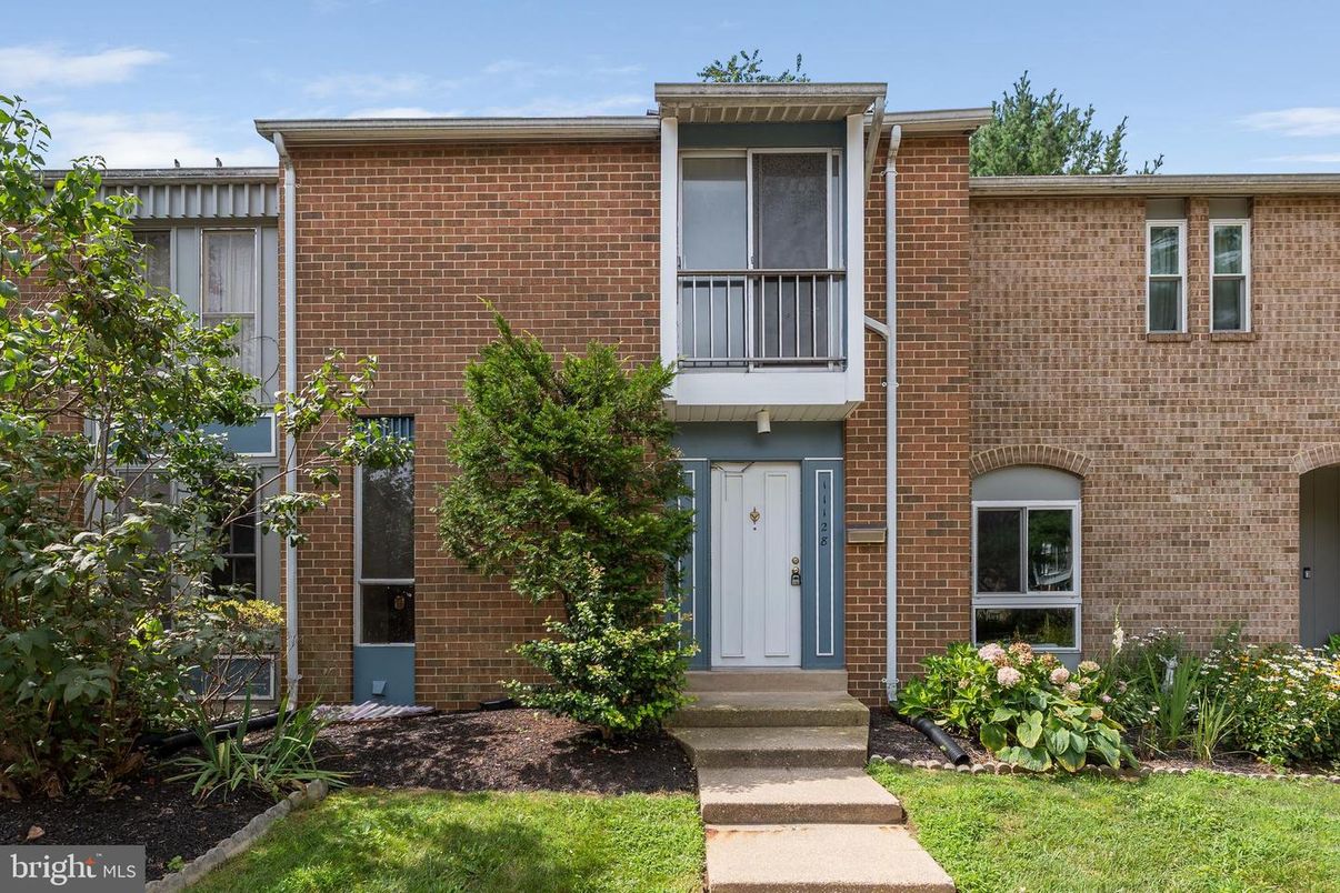 Exterior, Facade, Brick Facade, Rowhouse