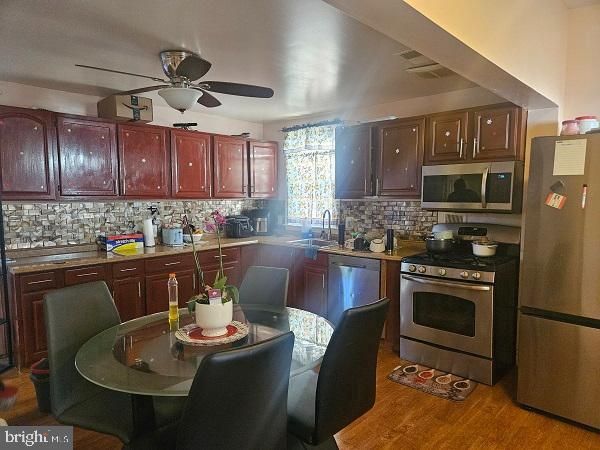 Dining room, Interior, Kitchen, Stainless Steel Appliances, Wood Texture Flooring
