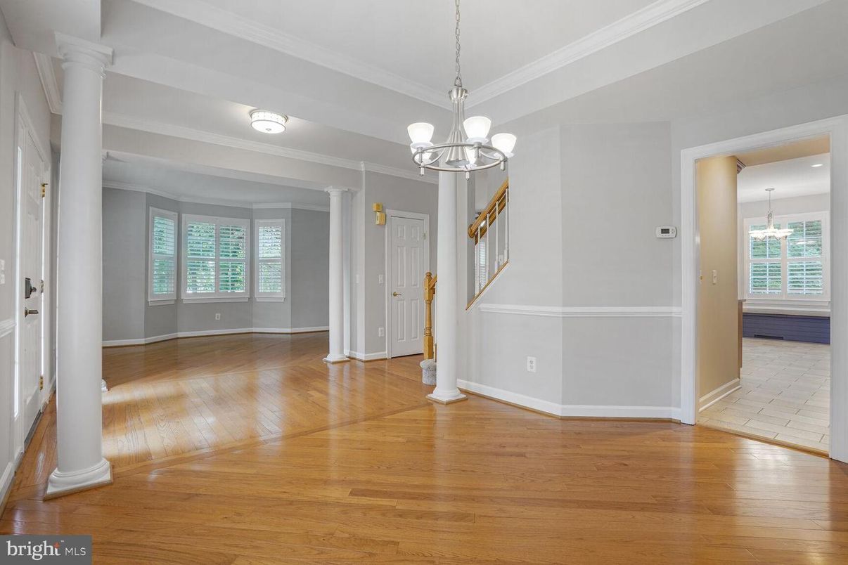 Chandelier, Empty room, Interior, Pendant Lights, Wood Texture Flooring