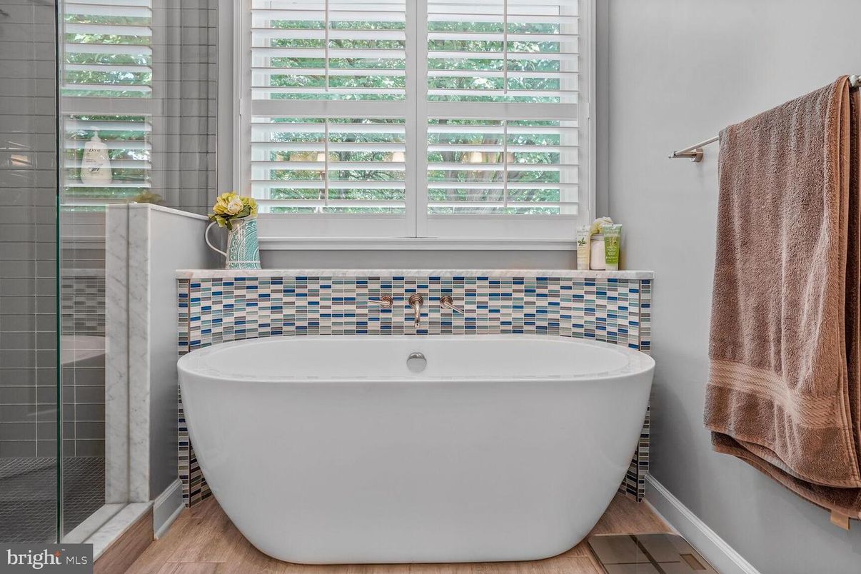 Bathroom, Free Standing Baths, Interior, Wood Texture Flooring