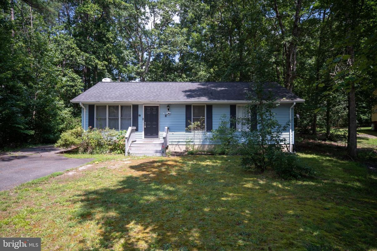 Backyard, Exterior, Facade, Ranch