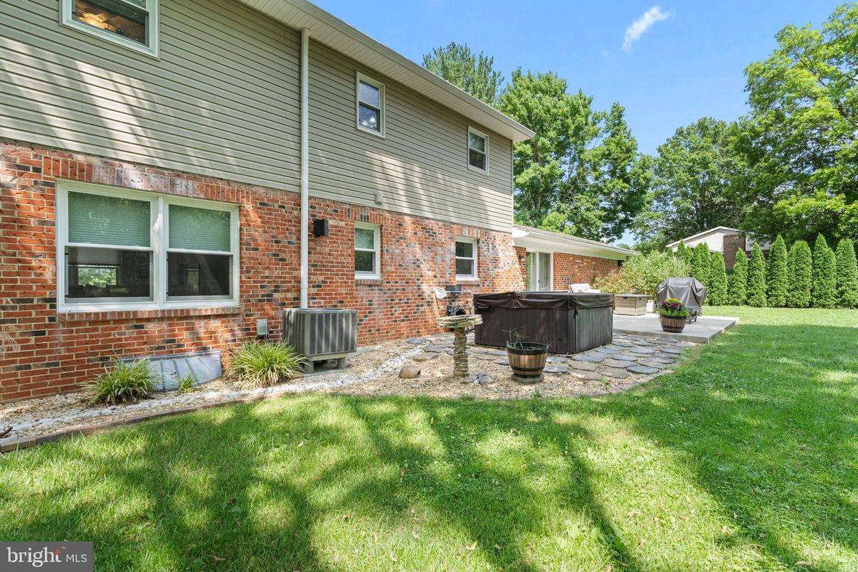 Backyard, Exterior, Hot Tub