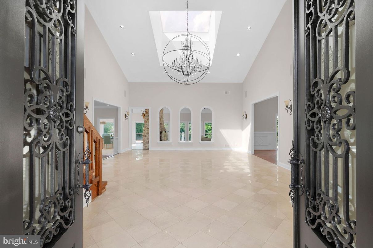 Chandelier, Interior, Recessed Lighting