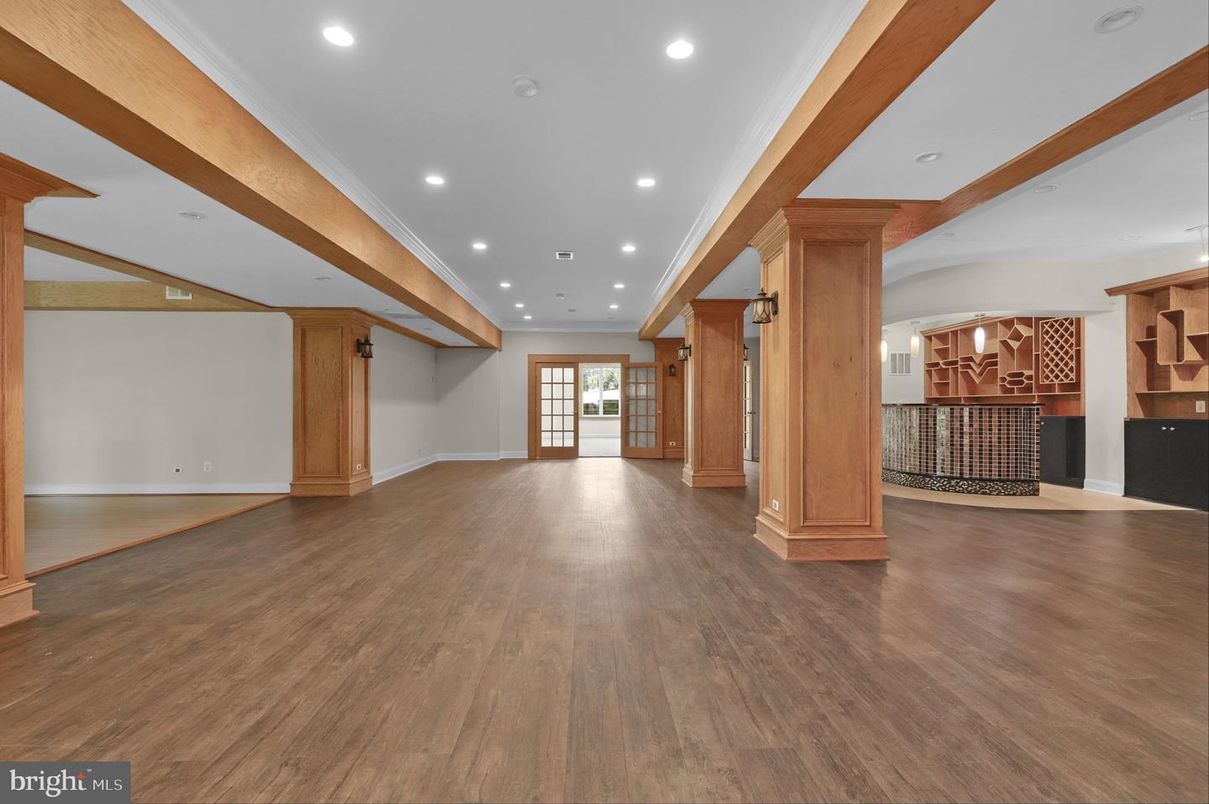Empty room, Interior, Recessed Lighting, Wooden Beams, Wood Texture Flooring