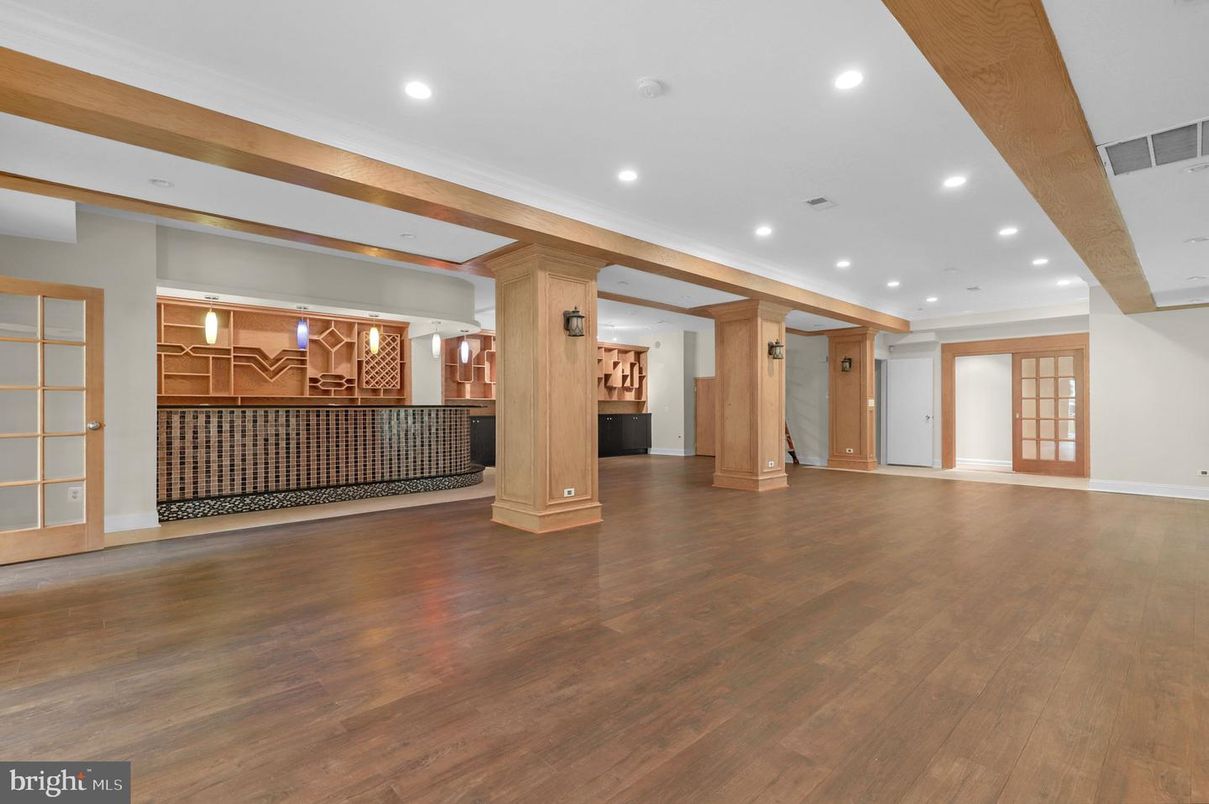 Empty room, Interior, Recessed Lighting, Wooden Beams, Wood Texture Flooring