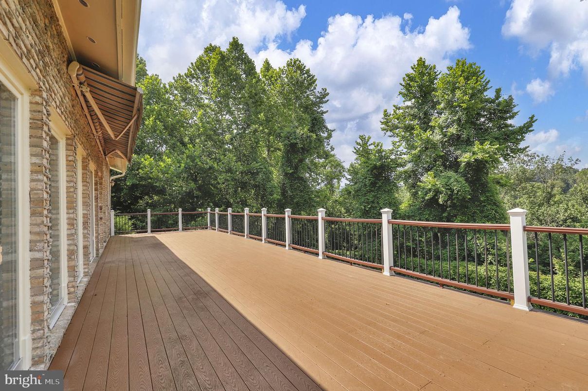 Exterior, Wood Texture Flooring
