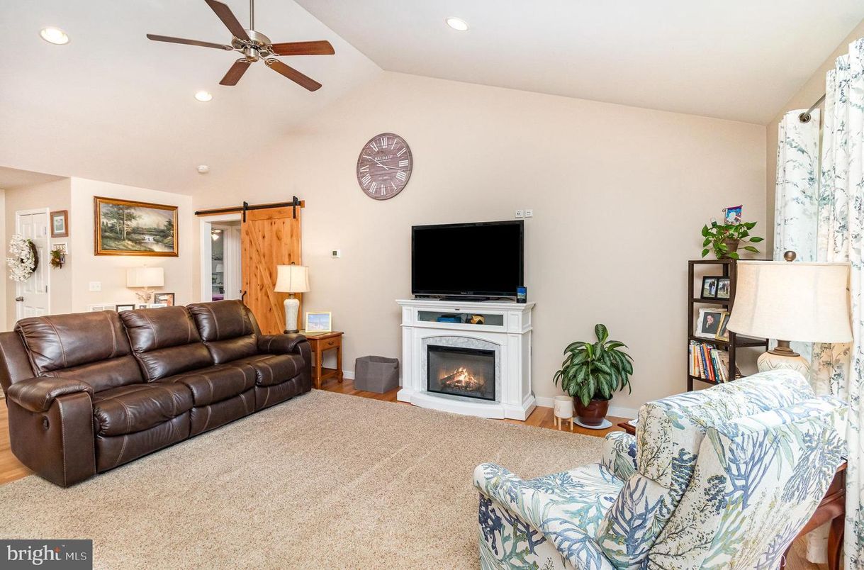 Fireplace, Interior, Living room, Recessed Lighting