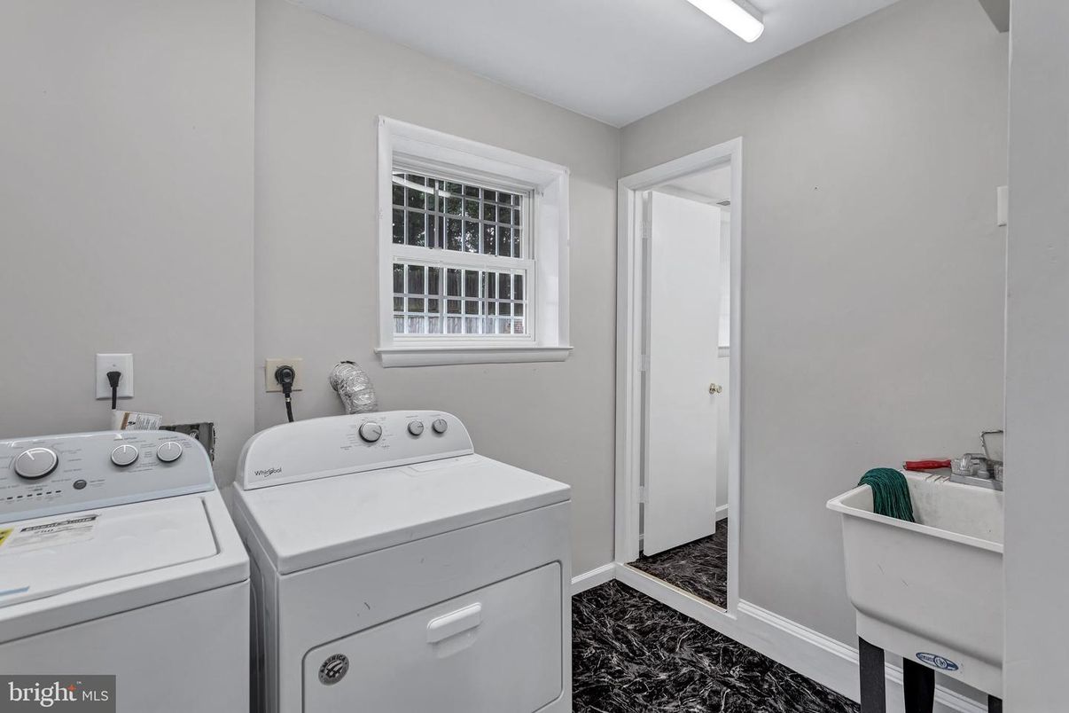 Interior, Washer