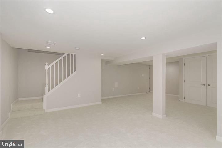 Empty room, Interior, Recessed Lighting