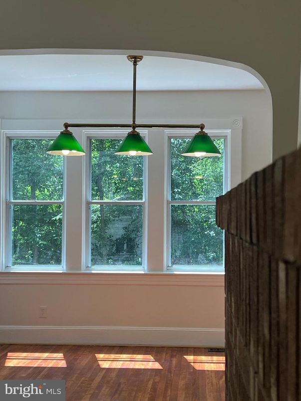 Interior, Pendant Lights, Wood Texture Flooring