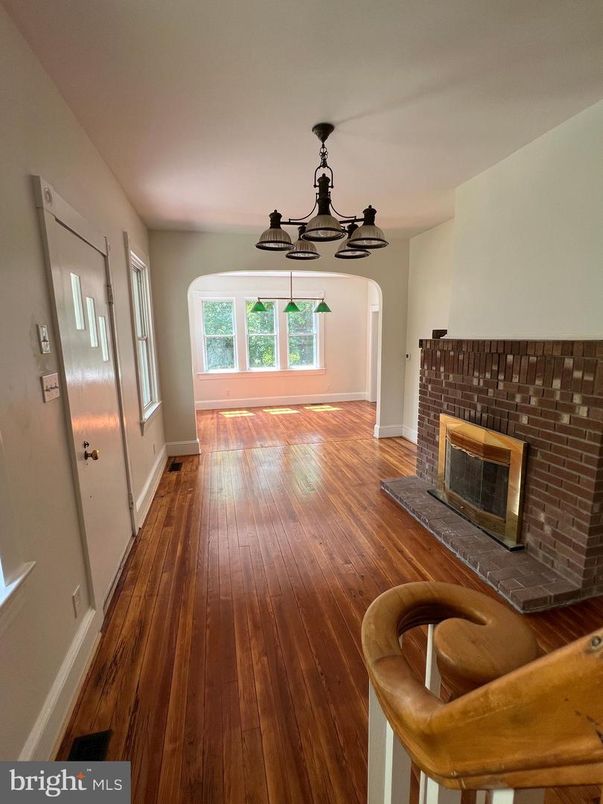 Chandelier, Fireplace, Interior, Wood Texture Flooring