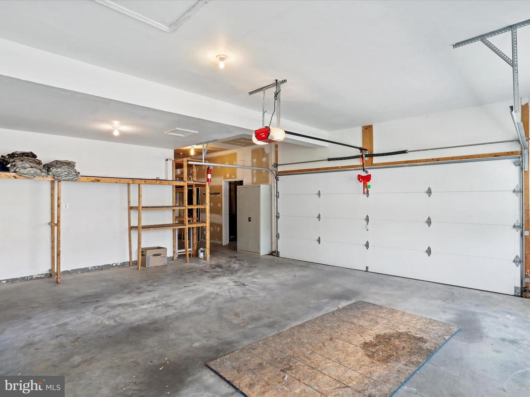 Garage, Interior