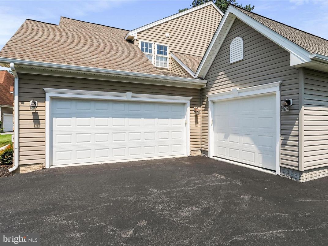 Detached Garage, Exterior