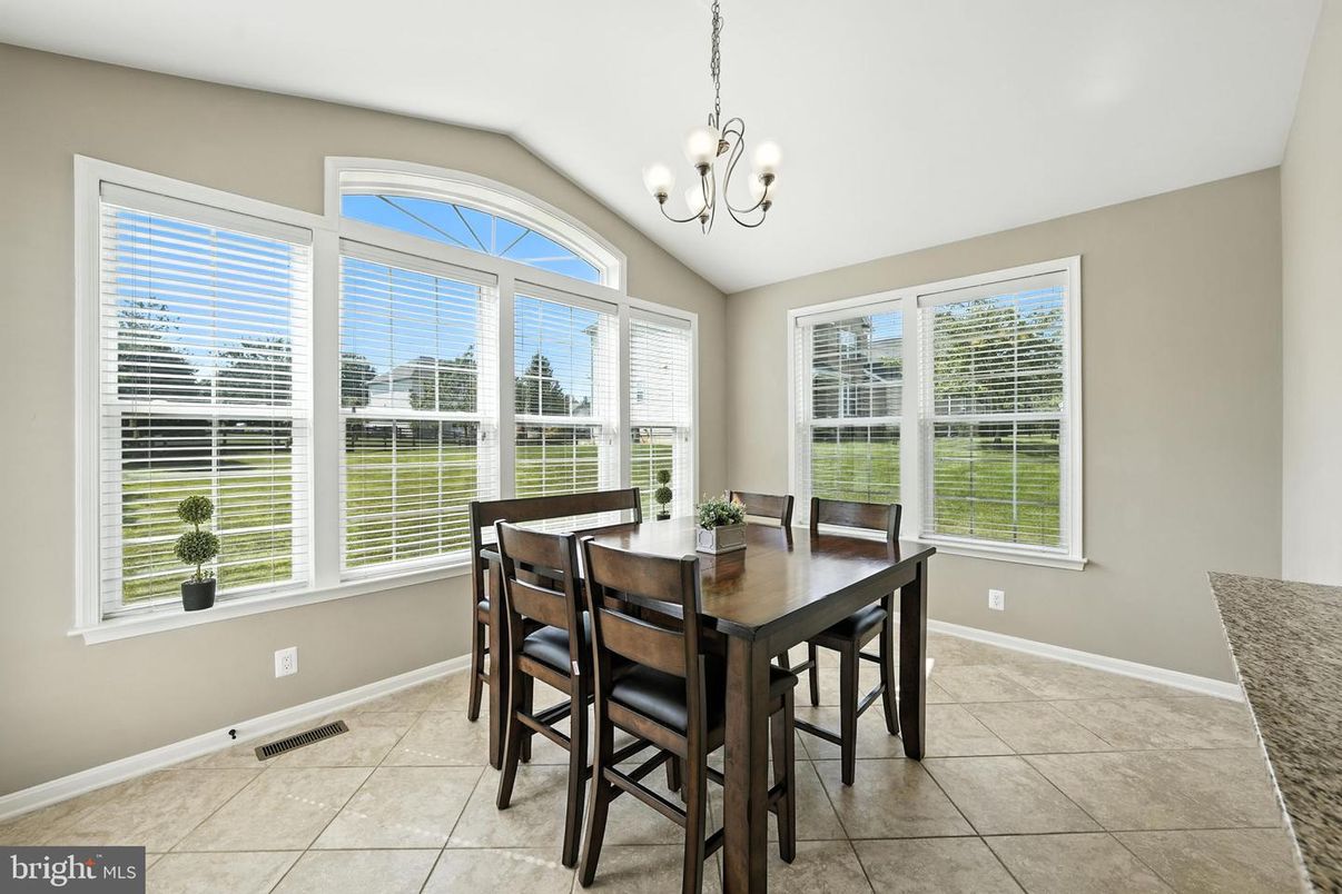 Chandelier, Dining room, Interior