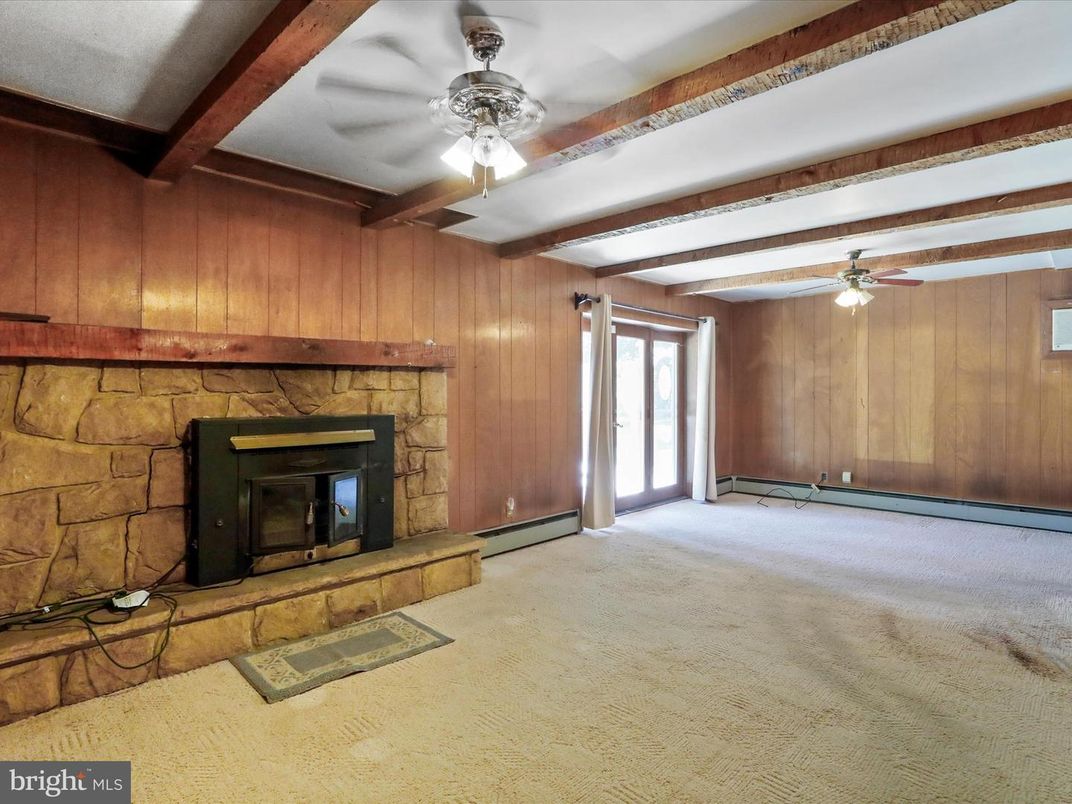 Empty room, Fireplace, Interior, Wooden Beams, Wooden Walls