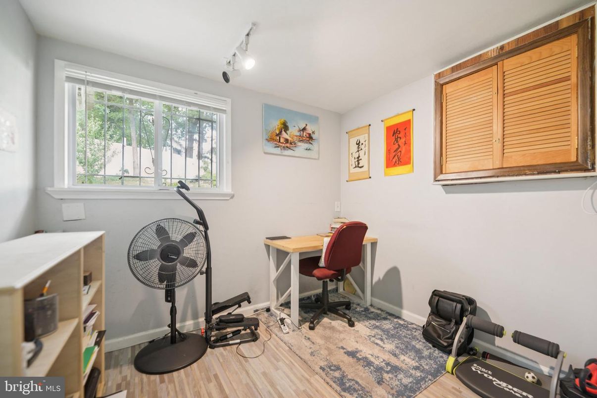 Fitness Equipment, Home Office, Interior, Wood Texture Flooring