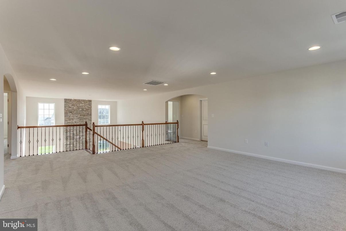 Empty room, Interior, Recessed Lighting