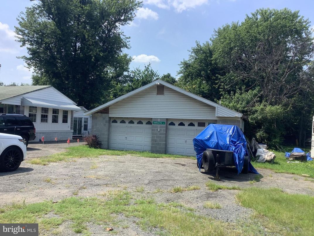 Backyard, Detached Garage, Exterior