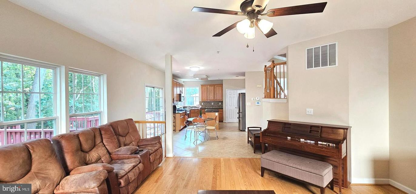 Interior, Kitchen, Living room, Piano, Recessed Lighting, Wood Texture Flooring