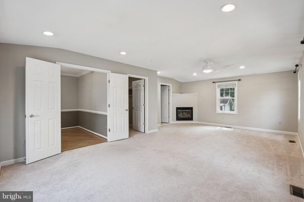 Empty room, Fireplace, Interior, Recessed Lighting
