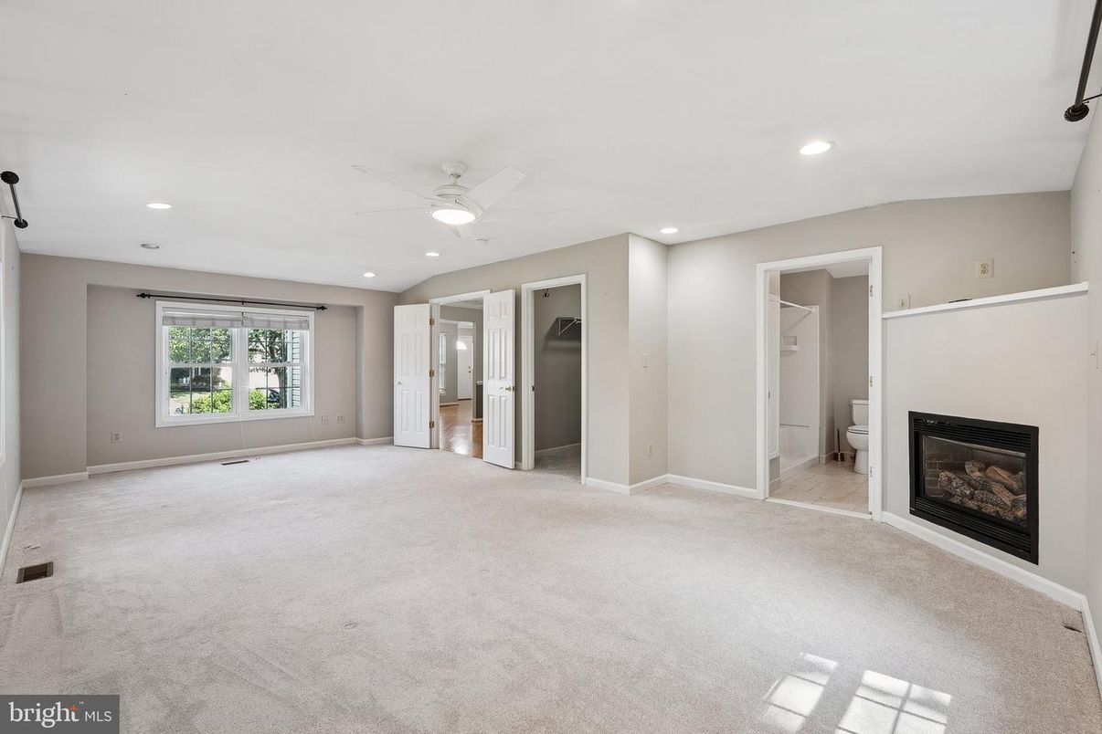 Empty room, Fireplace, Interior, Recessed Lighting