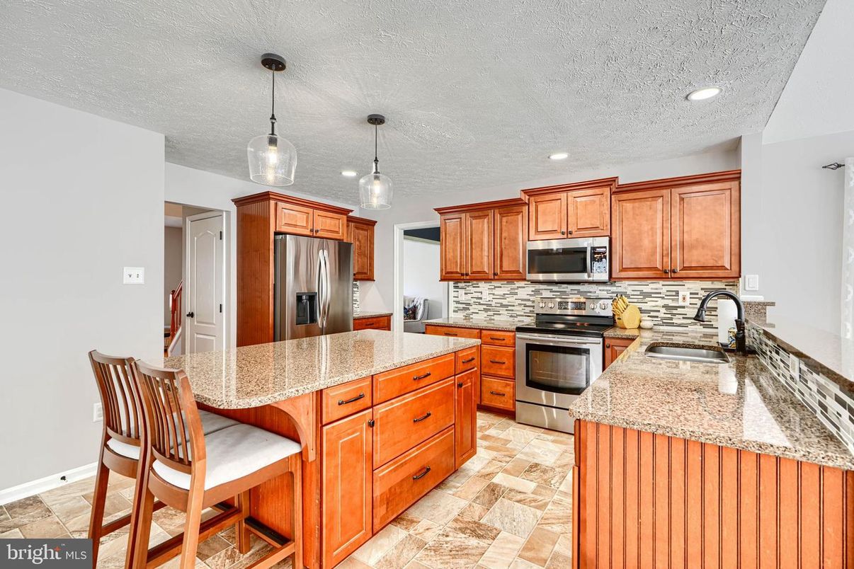 Interior, Kitchen, Pendant Lights, Recessed Lighting, Stainless Steel Appliances