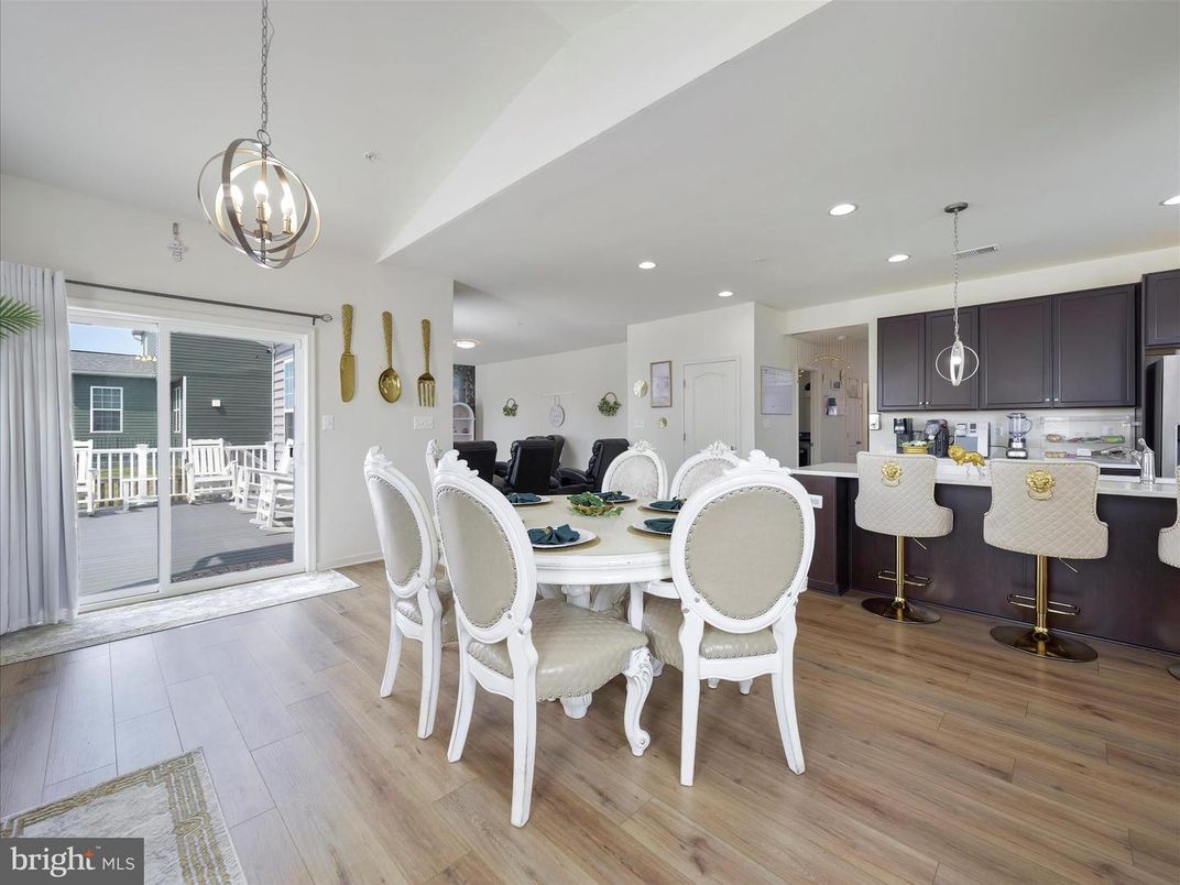 Dining room, Interior, Kitchen, Pendant Lights, Recessed Lighting, Wood Texture Flooring