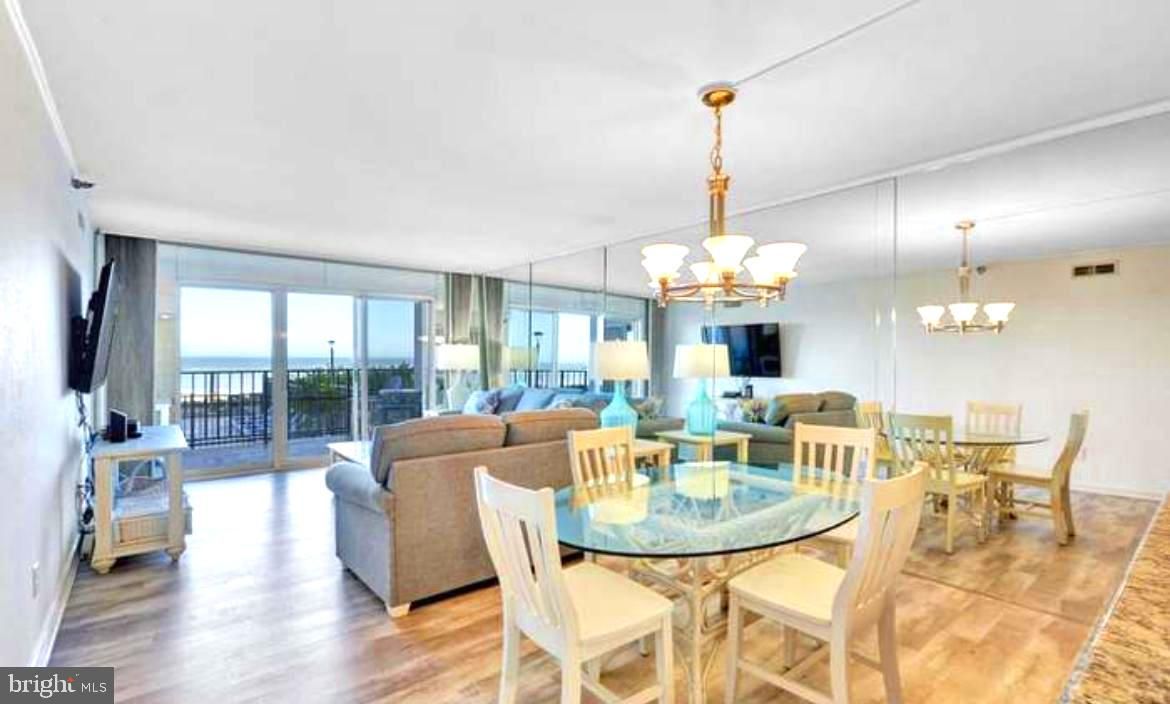 Chandelier, Dining room, Interior, Living room, Water, Wood Texture Flooring