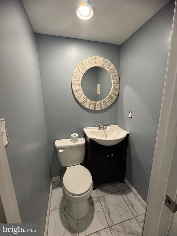 Bathroom, Interior, Marble, Recessed Lighting
