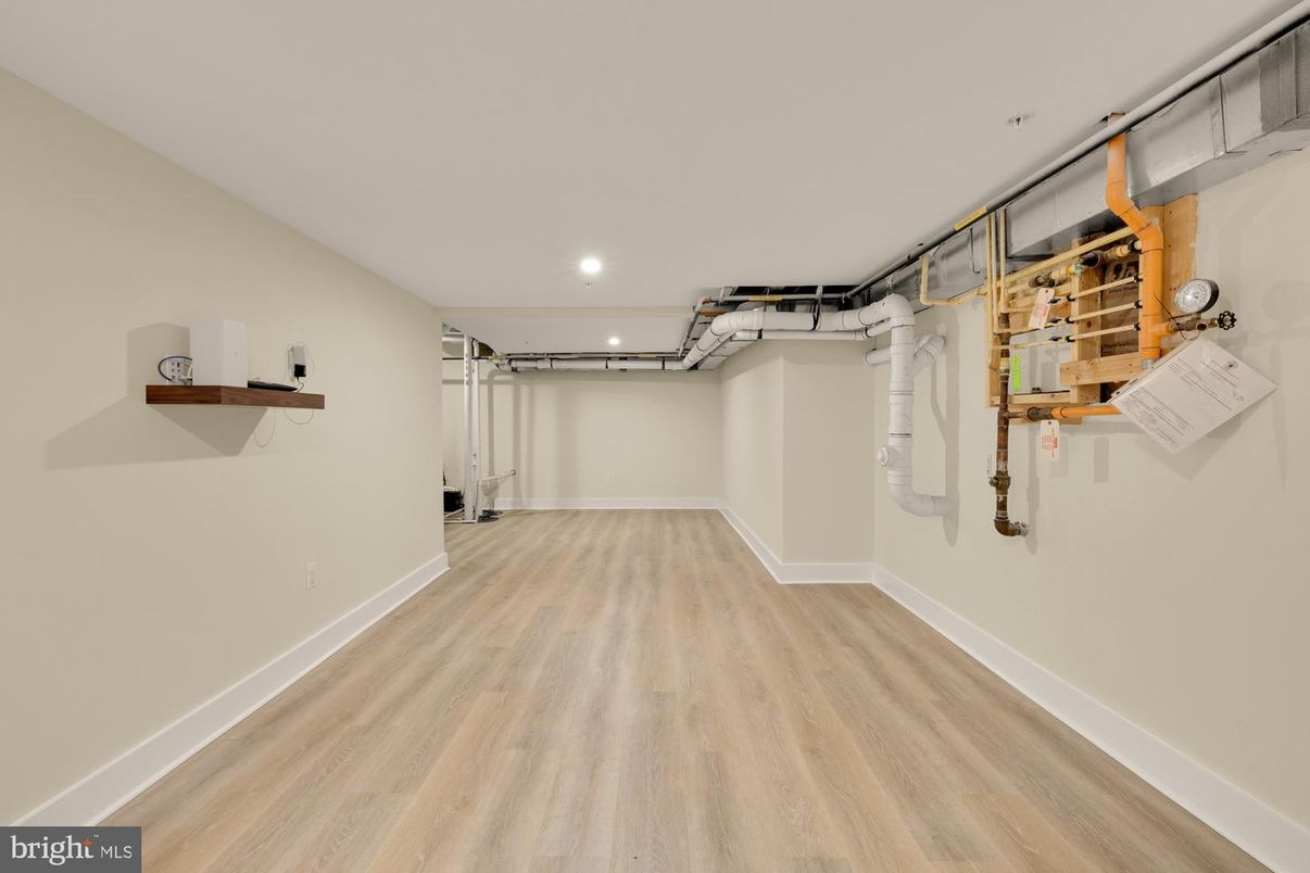 Interior, Recessed Lighting, Walk-in Closets, Wood Texture Flooring