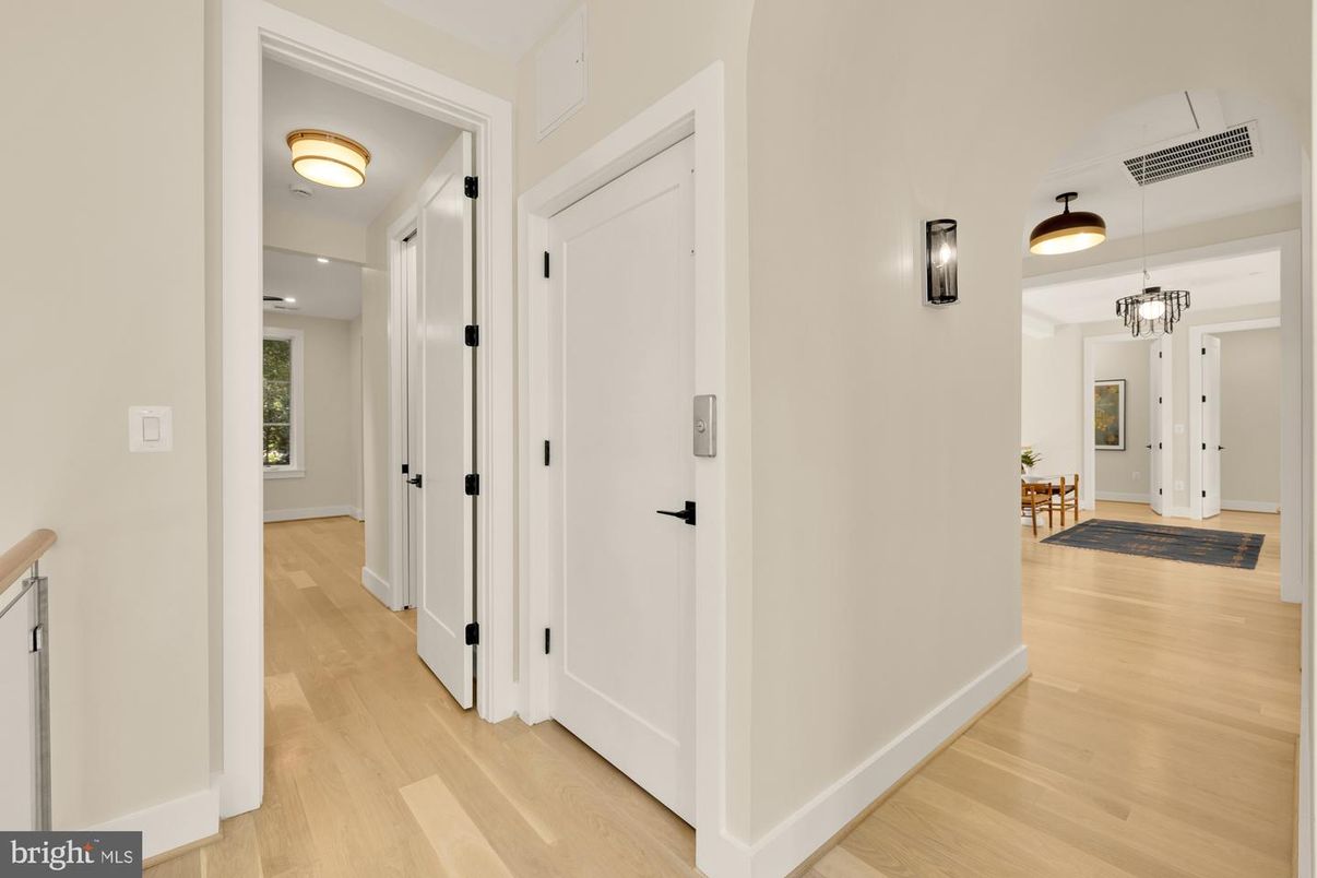Interior, Pendant Lights, Wood Texture Flooring