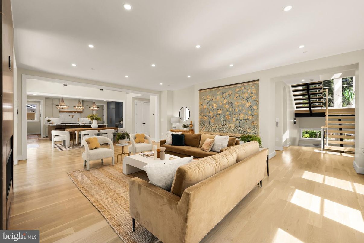 Dining room, Interior, Kitchen, Living room, Pendant Lights, Recessed Lighting, Wood Texture Flooring