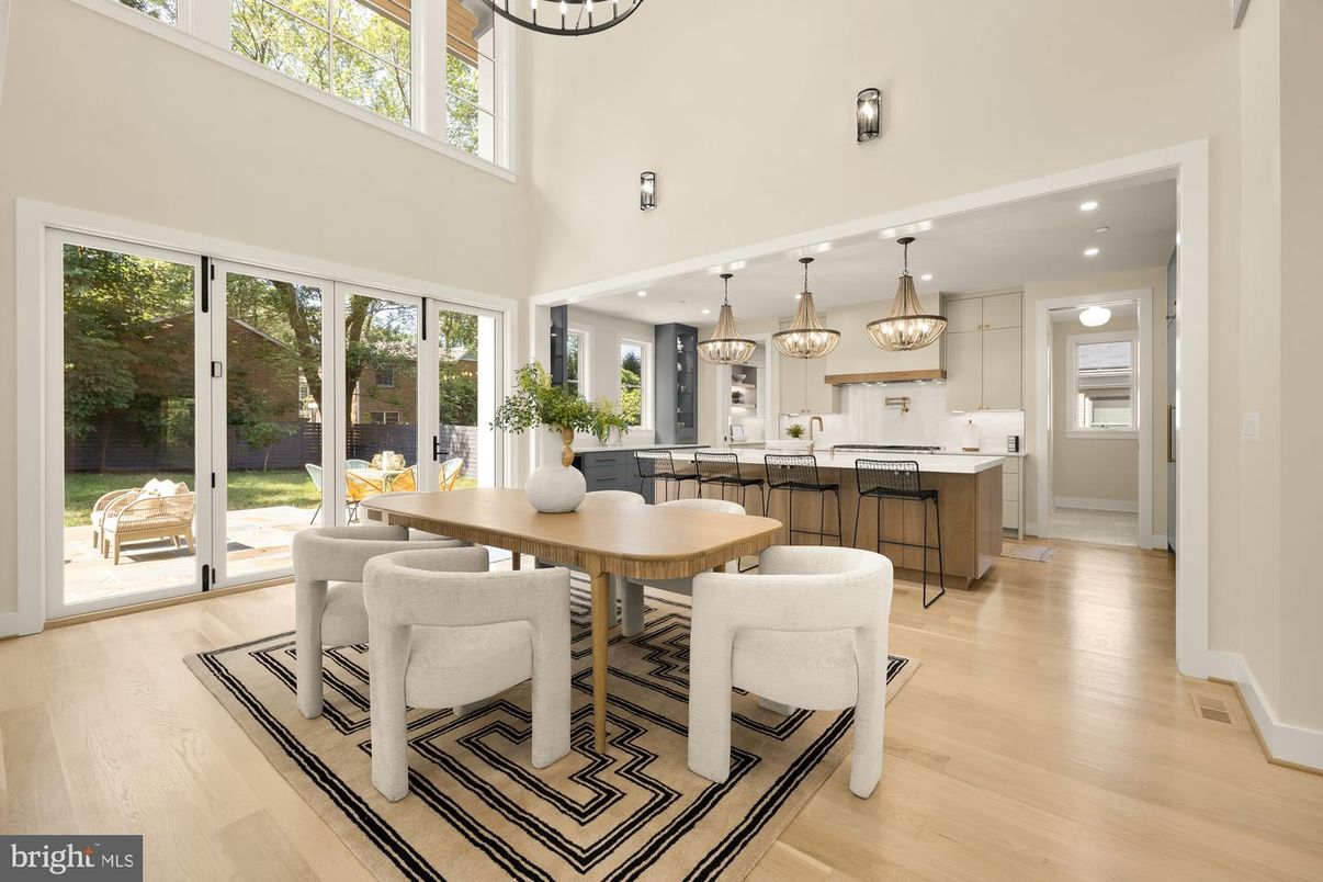 Dining room, Interior, Kitchen, Pendant Lights, Recessed Lighting, Wood Texture Flooring